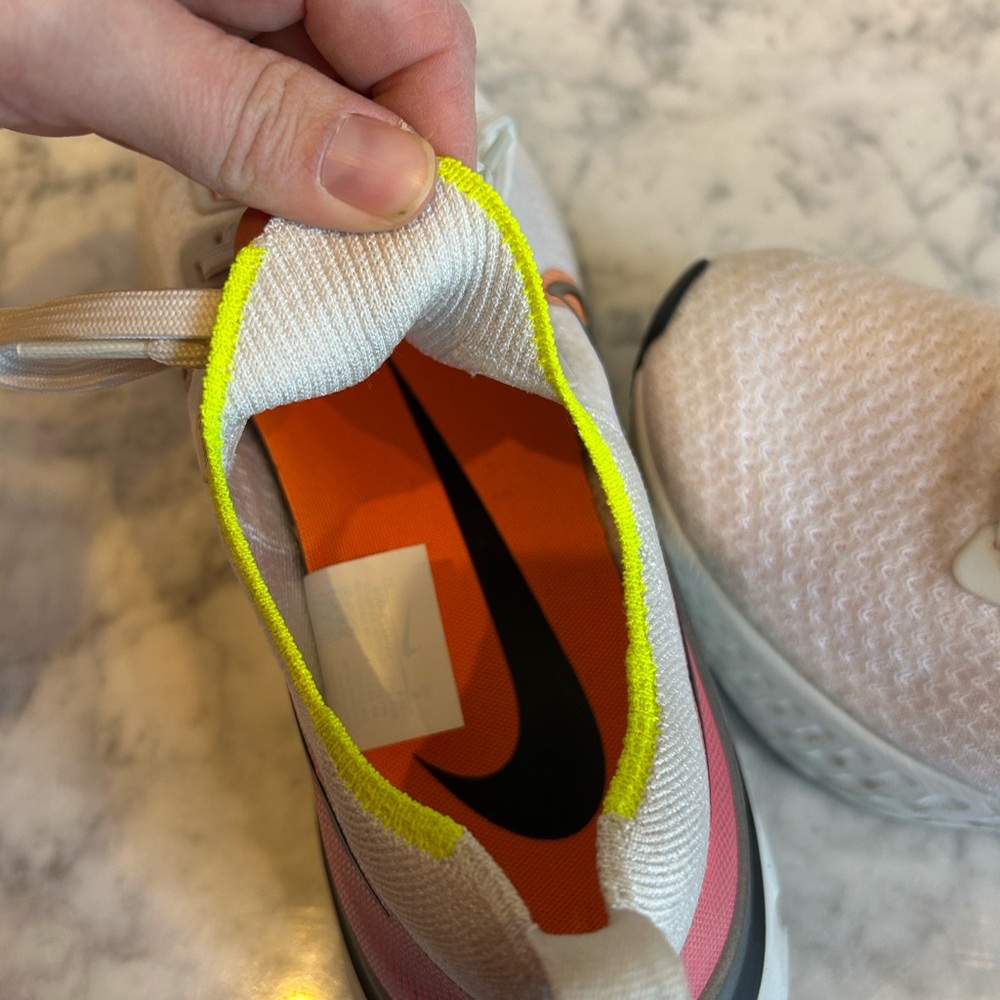 Nike React Flyknit Men’s Sneaker Size 9 – Lightly Used - Picture 9 of 10